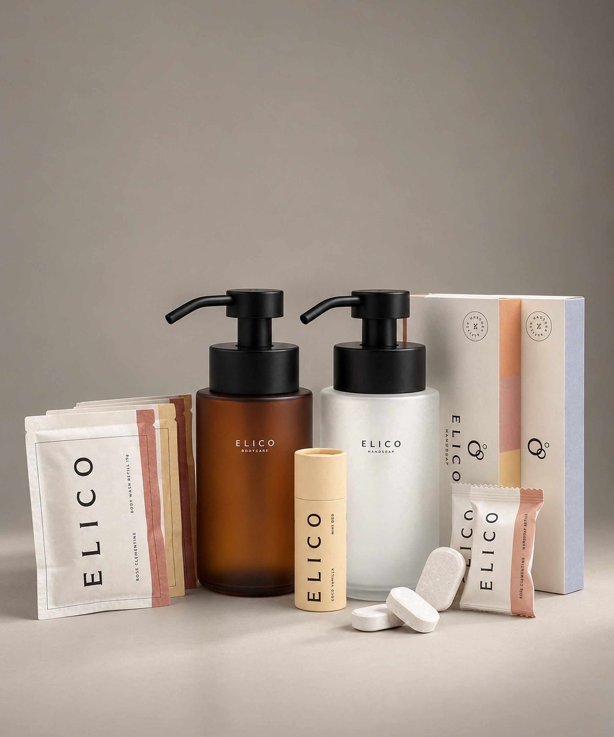 Baderomspakke: håndsåpe- og body wash-dispenser, en Mini Deo og refills til håndsåpe og body wash